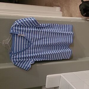 NWT Gap Favorite Tee